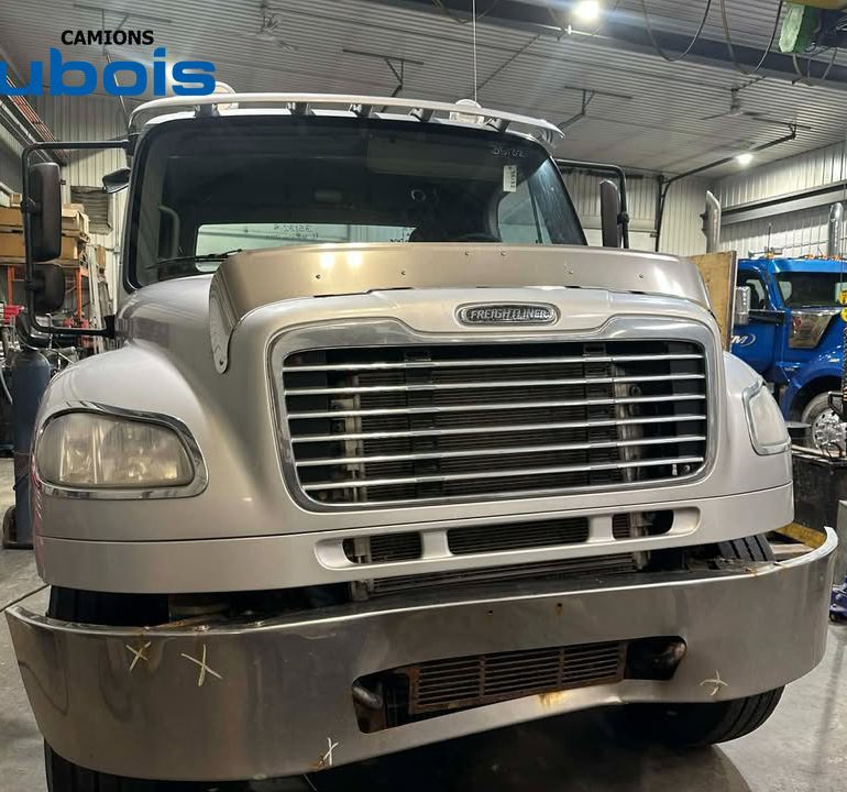 Capot Freightliner M2-106 Hood